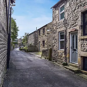 Holiday home April - Uk2152
