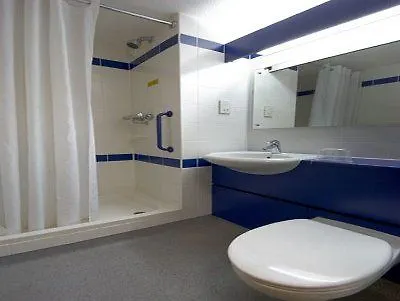 Travelodge Bournemouth 3*,