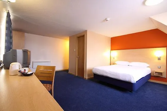 Travelodge Bournemouth 3*,